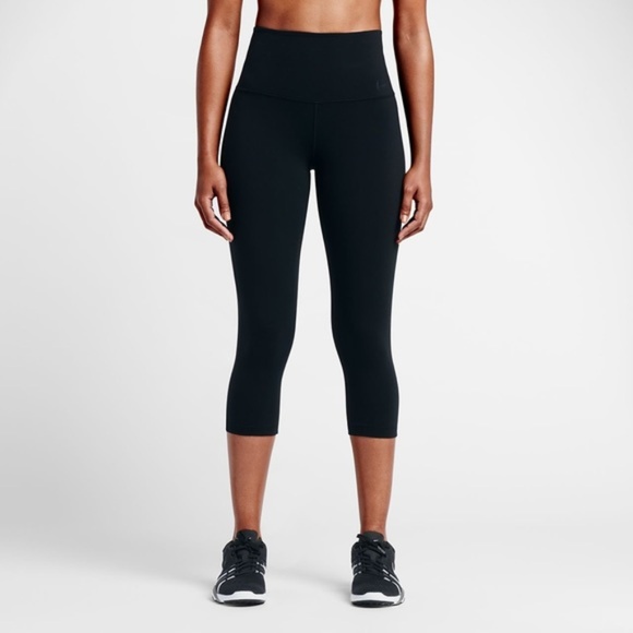 nike high waisted capri leggings